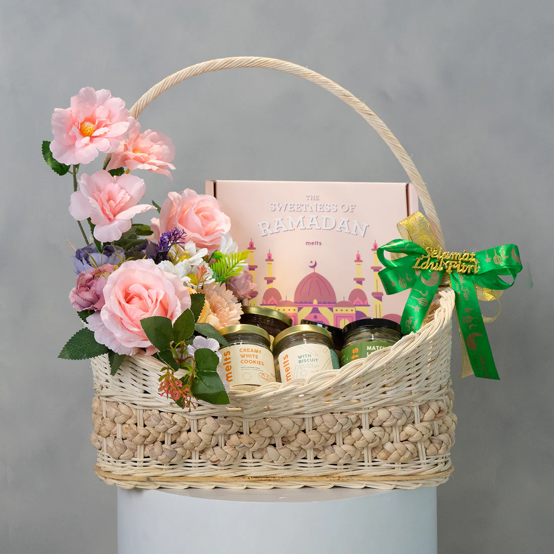 Pearl Blossoms Hover